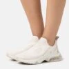 MICHAEL Michael Kors Kit Slip On Extreme - Sneakers Laag - Cream 1 MICHAEL Michael Kors Kit Slip On Extreme - Sneakers Laag - Cream -MICHAEL Michael Kors 022b475ccf2b4dc0b20e604aea71d725