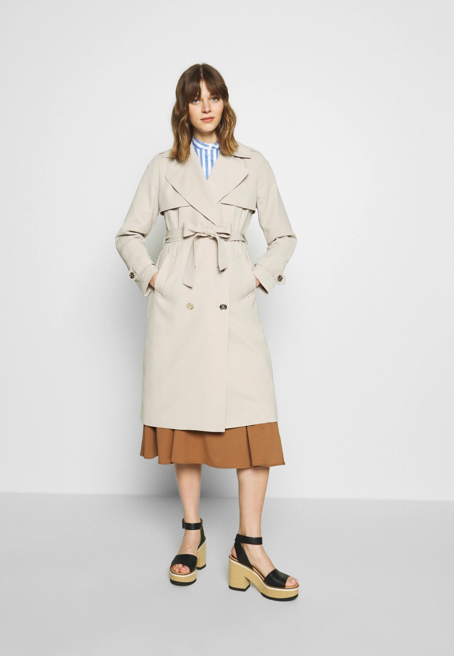 MICHAEL Michael Kors Drapy - Trenchcoat - Dune 3 MICHAEL Michael Kors Drapy - Trenchcoat - Dune