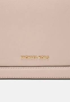 MICHAEL Michael Kors Jet Xbody - Schoudertas - Soft Pink -MICHAEL Michael Kors 05f445da987c4f969c6a97c5658dcfa0