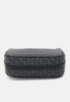 MICHAEL Michael Kors Jet Chain Pouchette - Handtas - Blk/Opticwht 10 MICHAEL Michael Kors Jet Chain Pouchette - Handtas - Blk/Opticwht -MICHAEL Michael Kors 0873d9722cdc4270b8ec2e516c832717