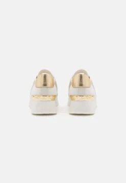 MICHAEL Michael Kors Monique Knit Trainer - Sneakers Laag - Pale Gold 12 MICHAEL Michael Kors Monique Knit Trainer - Sneakers Laag - Pale Gold -MICHAEL Michael Kors 0abc4ad2df8d4ecdadbc4b40f9c1864a