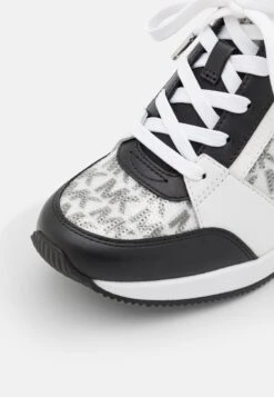 MICHAEL Michael Kors Georgie Trainer - Sneakers Laag - Optic White/Black 15 MICHAEL Michael Kors Georgie Trainer - Sneakers Laag - Optic White/Black -MICHAEL Michael Kors 0ad79219780545f39290dfbba6cb9543