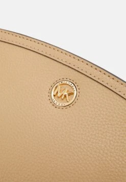 MICHAEL Michael Kors Chantal Xbody - Schoudertas - Camel 11 MICHAEL Michael Kors Chantal Xbody - Schoudertas - Camel -MICHAEL Michael Kors 0be80aaedfe7416b867a20e8b55dbec4