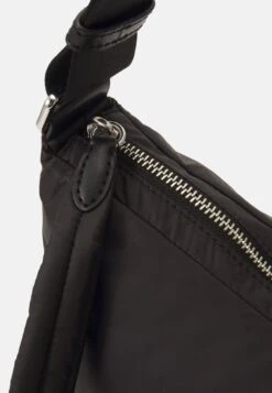 MICHAEL Michael Kors Leonie - Schoudertas - Black 11 MICHAEL Michael Kors Leonie - Schoudertas - Black -MICHAEL Michael Kors 0dba2837968144adad301864747f8e9c
