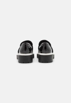 MICHAEL Michael Kors Parker Lug Loafer - Instappers - Black/Optic White 12 MICHAEL Michael Kors Parker Lug Loafer - Instappers - Black/Optic White -MICHAEL Michael Kors 0dd1fc7b283e4238bbc614d2d988f09e