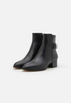 MICHAEL Michael Kors Madelyn Bootie - Korte Laarzen - Black 11 MICHAEL Michael Kors Madelyn Bootie - Korte Laarzen - Black -MICHAEL Michael Kors 0f16a61264734697a56a131eb42113ce