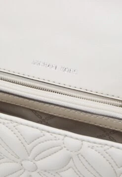 MICHAEL Michael Kors Soho Chain - Handtas - Cream 10 MICHAEL Michael Kors Soho Chain - Handtas - Cream -MICHAEL Michael Kors 0f7fb62c9bce4af1a8ce54a8877b3c48
