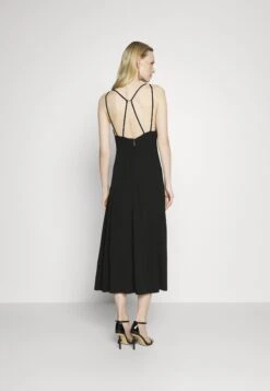 MICHAEL Michael Kors Solid Strappy Midi Dress - Cocktailjurk - Black 10 MICHAEL Michael Kors Solid Strappy Midi Dress - Cocktailjurk - Black -MICHAEL Michael Kors 0fbdcd26f58a4977a29e615babe7c0ab