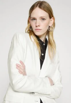 MICHAEL Michael Kors Mensy- Blazer - White 12 MICHAEL Michael Kors Mensy- Blazer - White -MICHAEL Michael Kors 12443dfc35914e1e9d80e39292f72954