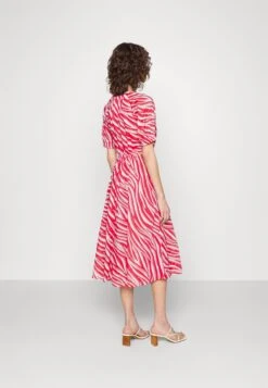 MICHAEL Michael Kors Large Zebra Midi Drs - Jurk - Geranium 10 MICHAEL Michael Kors Large Zebra Midi Drs - Jurk - Geranium -MICHAEL Michael Kors 125a3c7cdfd44a5da87e55b59bd71548
