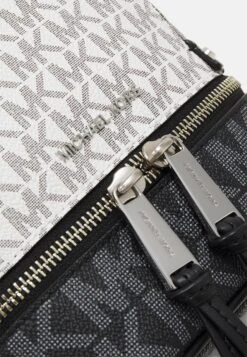 MICHAEL Michael Kors Rhea Zip Xs Backpack - Rugzak - Black/Grey 11 MICHAEL Michael Kors Rhea Zip Xs Backpack - Rugzak - Black/Grey -MICHAEL Michael Kors 1307567366fb4833adbcb9a54854f3ed