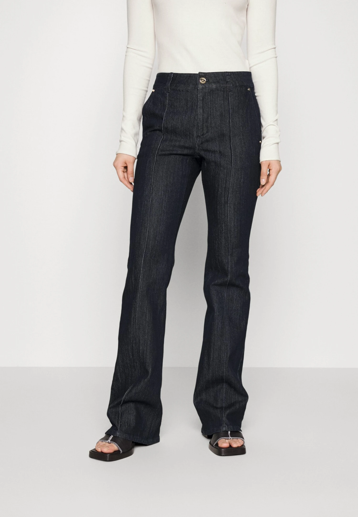 MICHAEL Michael Kors Pant - Bootcut Jeans - Indigo Rinse 3 MICHAEL Michael Kors Pant - Bootcut Jeans - Indigo Rinse