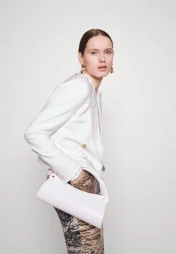 MICHAEL Michael Kors Fitted Db Crop Blazer - Blazer - White 11 MICHAEL Michael Kors Fitted Db Crop Blazer - Blazer - White -MICHAEL Michael Kors 1605bd01c03344d9b0e039511b9b0efb