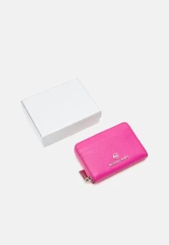 MICHAEL Michael Kors Jet Set Charm- Portemonnee - Cerise 10 MICHAEL Michael Kors Jet Set Charm- Portemonnee - Cerise -MICHAEL Michael Kors 163e199ffc7b4c1cae43bd14727ade95