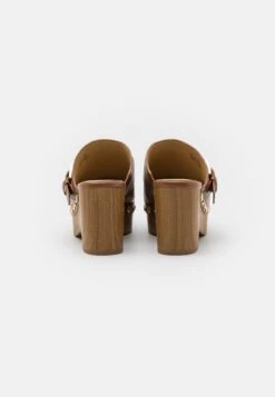 MICHAEL Michael Kors Rye - Clogs - Luggage 12 MICHAEL Michael Kors Rye - Clogs - Luggage -MICHAEL Michael Kors 188f6526ff0b4081a34b11536ac2b3b7