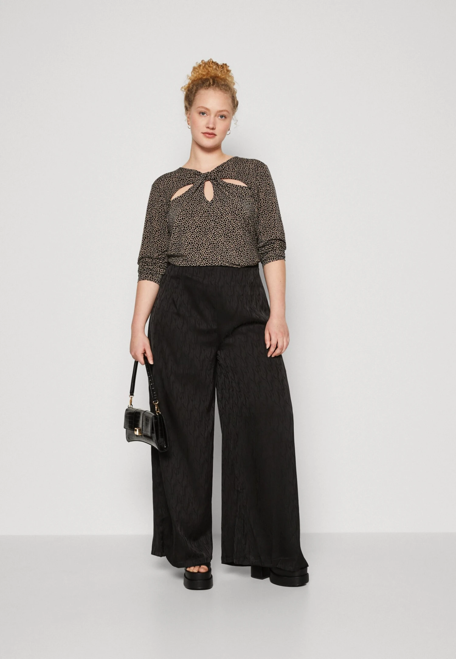 MICHAEL Michael Kors Giraffe Twist Keyhole- Longsleeve - Khaki 4 MICHAEL Michael Kors Giraffe Twist Keyhole- Longsleeve - Khaki - Afbeelding 2