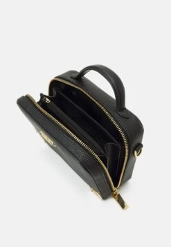 MICHAEL Michael Kors Estelle Trunk Xbody - Schoudertas - Black 9 MICHAEL Michael Kors Estelle Trunk Xbody - Schoudertas - Black -MICHAEL Michael Kors 19cd1f07e1aa44019ccb52a1bada9aca