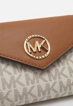 MICHAEL Michael Kors Greenwich Trifold - Portemonnee - Vanilla 11 MICHAEL Michael Kors Greenwich Trifold - Portemonnee - Vanilla -MICHAEL Michael Kors 20775b0fc5c34711a17df60eb290f6d9