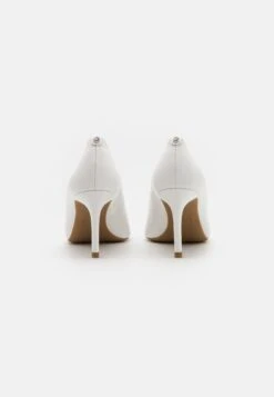 MICHAEL Michael Kors Alina Flex- Klassieke Pumps - White 12 MICHAEL Michael Kors Alina Flex- Klassieke Pumps - White -MICHAEL Michael Kors 222e0c42d8c74bcf9b7ecb85dc0bf369