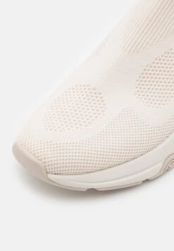 MICHAEL Michael Kors Kit Slip On Extreme - Sneakers Laag - Cream 15 MICHAEL Michael Kors Kit Slip On Extreme - Sneakers Laag - Cream -MICHAEL Michael Kors 2587e73f17b24c99a84e317d70c6d188