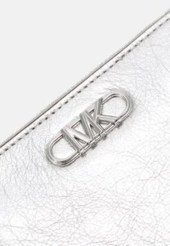 MICHAEL Michael Kors Parker Key Card Holder - Portemonnee - Silver-Coloured 11 MICHAEL Michael Kors Parker Key Card Holder - Portemonnee - Silver-Coloured -MICHAEL Michael Kors 28f519fdc213488b8f029429e04743ce