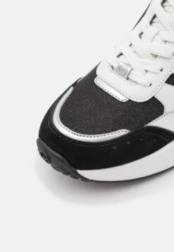 MICHAEL Michael Kors Flynn Trainer - Sneakers Laag - Black 15 MICHAEL Michael Kors Flynn Trainer - Sneakers Laag - Black -MICHAEL Michael Kors 29dd2f67086e471b9b98ee651fe4a4e0