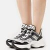 MICHAEL Michael Kors Olympia Trainer - Sneakers Laag - Optic White/Black 1 MICHAEL Michael Kors Olympia Trainer - Sneakers Laag - Optic White/Black -MICHAEL Michael Kors 2bb9785efa084d89b08e7231d6a6022b