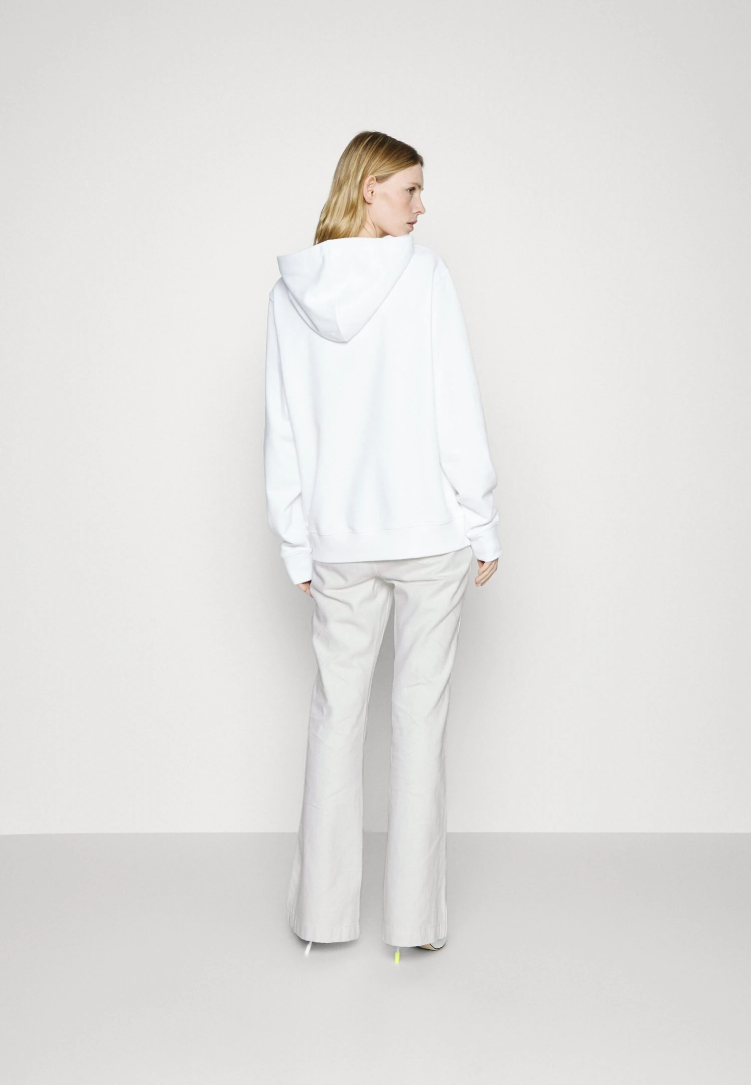 MICHAEL Michael Kors Flare Chain Belt Jean - Bootcut Jeans - Optic White 5 MICHAEL Michael Kors Flare Chain Belt Jean - Bootcut Jeans - Optic White - Afbeelding 3