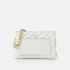 MICHAEL Michael Kors Jet Charm Xbody - Schoudertas - Optic White 2 MICHAEL Michael Kors Jet Charm Xbody - Schoudertas - Optic White -MICHAEL Michael Kors 2f60d4bad398413bb4765304b415201b