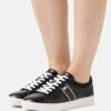 MICHAEL Michael Kors Sneakers Laag - Black 2 MICHAEL Michael Kors Sneakers Laag - Black -MICHAEL Michael Kors 30f1d726df8a4e83b765a19e74ee7239