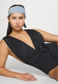 MICHAEL Michael Kors Iconic Solids Belted Surplice Plunge Onepiece - Badpak - Black 11 MICHAEL Michael Kors Iconic Solids Belted Surplice Plunge Onepiece - Badpak - Black -MICHAEL Michael Kors 3361c8fa9e29442ab1cf27477139b610