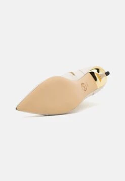 MICHAEL Michael Kors Kadence Kitten - Korte Laarzen - Light Cream 14 MICHAEL Michael Kors Kadence Kitten - Korte Laarzen - Light Cream -MICHAEL Michael Kors 340824343f4948fd97897fe1277231a7