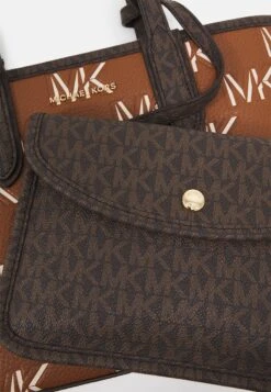 MICHAEL Michael Kors Eliza Open Tote Set - Handtas - Brown 10 MICHAEL Michael Kors Eliza Open Tote Set - Handtas - Brown -MICHAEL Michael Kors 3855ea6bd7524a3796923bf32fb527c6
