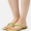 MICHAEL Michael Kors Annie Thong - Teensandalen - Green 1 MICHAEL Michael Kors Annie Thong - Teensandalen - Green -MICHAEL Michael Kors 38a7a1898dbb4e038aea14652b1859b9