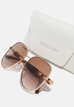 Michael Kors Chianti - Zonnebril - Rose Gold-Coloured 10 Michael Kors Chianti - Zonnebril - Rose Gold-Coloured -MICHAEL Michael Kors 3af5fb687ecb47f99e52b2ffa7db00c6