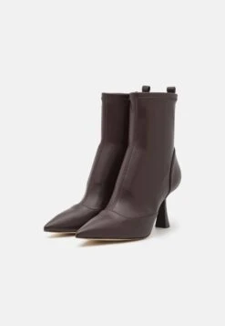 MICHAEL Michael Kors Clara- Korte Laarzen - Chocolate -MICHAEL Michael Kors 3dad92c16d2f4209a1527034509d73ff
