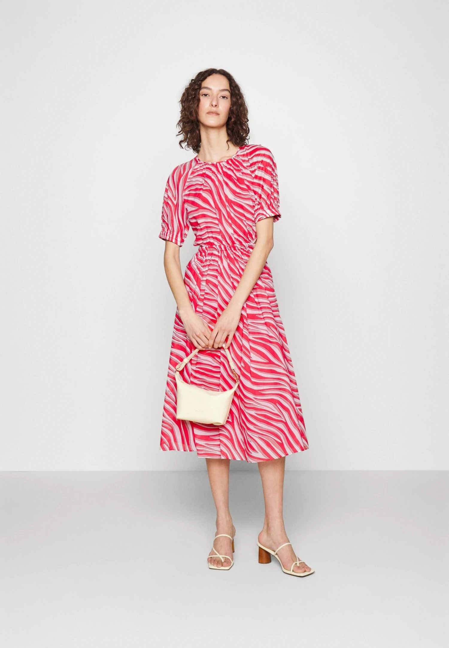 MICHAEL Michael Kors Large Zebra Midi Drs - Jurk - Geranium 4 MICHAEL Michael Kors Large Zebra Midi Drs - Jurk - Geranium - Afbeelding 2