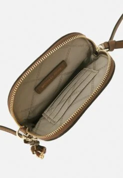 MICHAEL Michael Kors Jet Set Charm Xbody - Schoudertas - Luggage 10 MICHAEL Michael Kors Jet Set Charm Xbody - Schoudertas - Luggage -MICHAEL Michael Kors 417f40d128e54b9fb3ebd40df59c029f