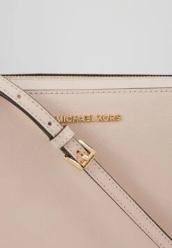 MICHAEL Michael Kors Jet Set Travel Crossbody - Schoudertas - Soft Pink 15 MICHAEL Michael Kors Jet Set Travel Crossbody - Schoudertas - Soft Pink -MICHAEL Michael Kors 44ff9915da2e4e07ae577ed285e9c9eb