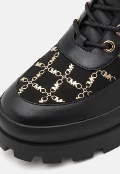 MICHAEL Michael Kors Rowan Lace - Enkellaarsjes Met Plateauzool - Black/Pale Gold 15 MICHAEL Michael Kors Rowan Lace - Enkellaarsjes Met Plateauzool - Black/Pale Gold -MICHAEL Michael Kors 4507e2408a1d4fa0afc190e7e5c52c12