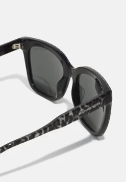 Michael Kors San Marino - Zonnebril - Grey/Black 9 Michael Kors San Marino - Zonnebril - Grey/Black -MICHAEL Michael Kors 4626ed6ae48149b79c6e676fc8ba7bac