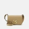 MICHAEL Michael Kors Samira Flap - Schoudertas - Camel 2 MICHAEL Michael Kors Samira Flap - Schoudertas - Camel -MICHAEL Michael Kors 470dfa12858d4e17acc8342656e7d598