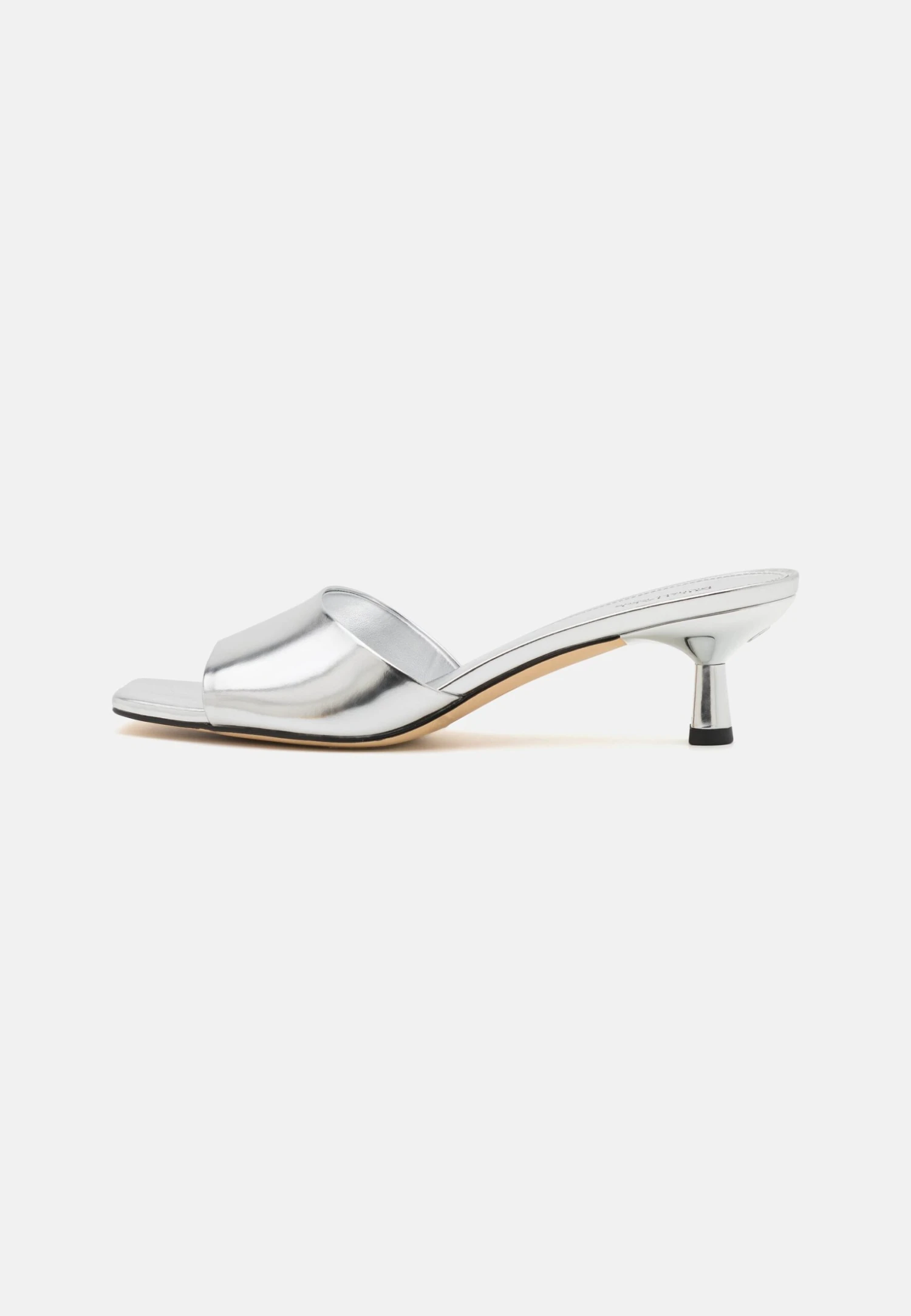 MICHAEL Michael Kors Amal Kitten Sandal - Muiltjes Met Hak - Silver 4 MICHAEL Michael Kors Amal Kitten Sandal - Muiltjes Met Hak - Silver - Afbeelding 2