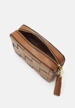 MICHAEL Michael Kors Jet Set Camera Bag - Schoudertas - Luggage 9 MICHAEL Michael Kors Jet Set Camera Bag - Schoudertas - Luggage -MICHAEL Michael Kors 4ce1ee82468c48029581cbe20ecfb960