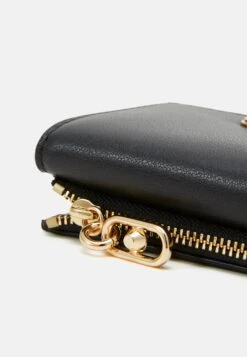 MICHAEL Michael Kors Parker Flap Trifold - Portemonnee - Black -MICHAEL Michael Kors 4f99c7dbed9744bea1996b7f93c1f09f