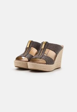 MICHAEL Michael Kors Bradley Mule - Muiltjes Met Hak - Brown 10 MICHAEL Michael Kors Bradley Mule - Muiltjes Met Hak - Brown -MICHAEL Michael Kors 514119b56c964da18516fd96d358e848