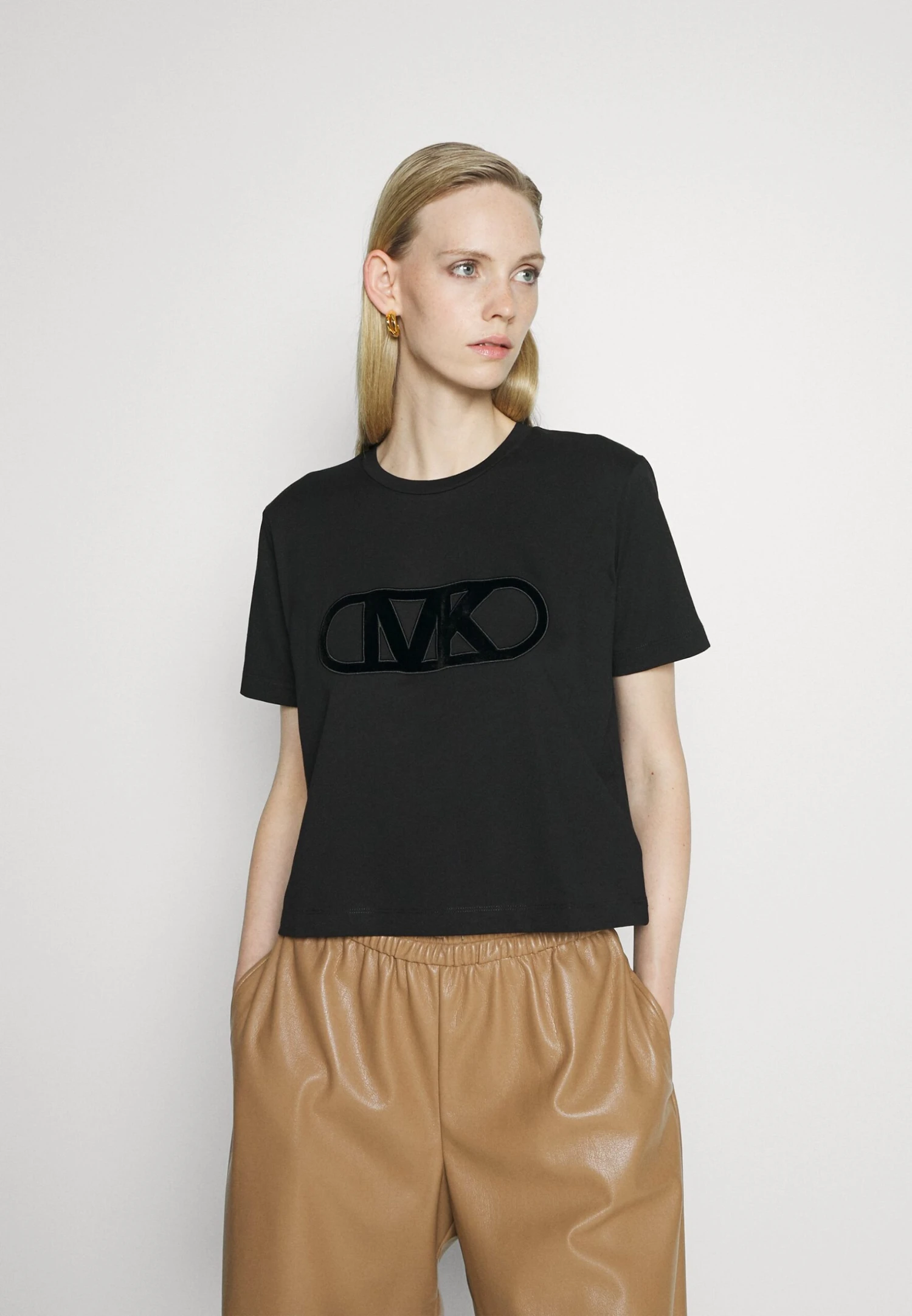 MICHAEL Michael Kors Empire Charm- T-Shirt Print - Black 3 MICHAEL Michael Kors Empire Charm- T-Shirt Print - Black