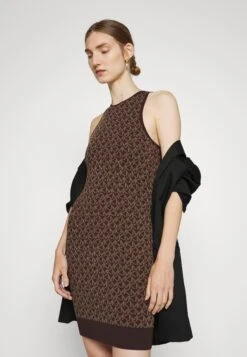 MICHAEL Michael Kors Eco Bold Logo - Jurk - Chocolate 11 MICHAEL Michael Kors Eco Bold Logo - Jurk - Chocolate -MICHAEL Michael Kors 56cba95f851545e387603a69be4c534a