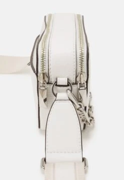 MICHAEL Michael Kors Jet Set Camra Xbody - Schoudertas - Optic White 10 MICHAEL Michael Kors Jet Set Camra Xbody - Schoudertas - Optic White -MICHAEL Michael Kors 57d19264fe214e31b9938a42aeb9b272