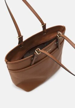 MICHAEL Michael Kors Winston Pocket Tote - Handtas - Luggage -MICHAEL Michael Kors 58b2fb540d4d46aa8d599e4b867a8b78